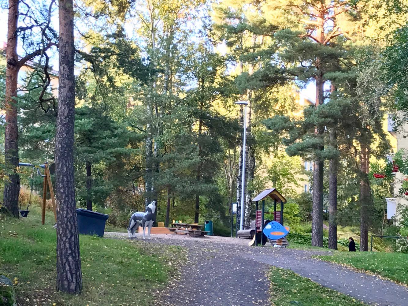 Hiihtomäentien puistikon leikkipaikka