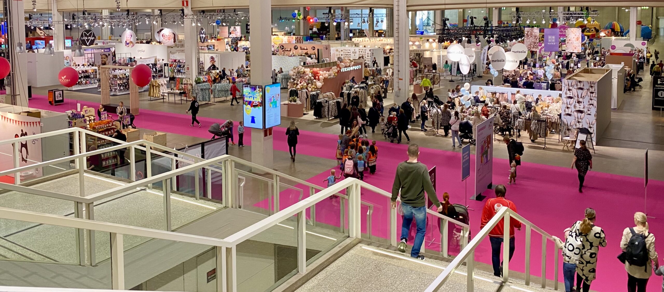 Mainos: Lapsimessuilla lasten kanssa