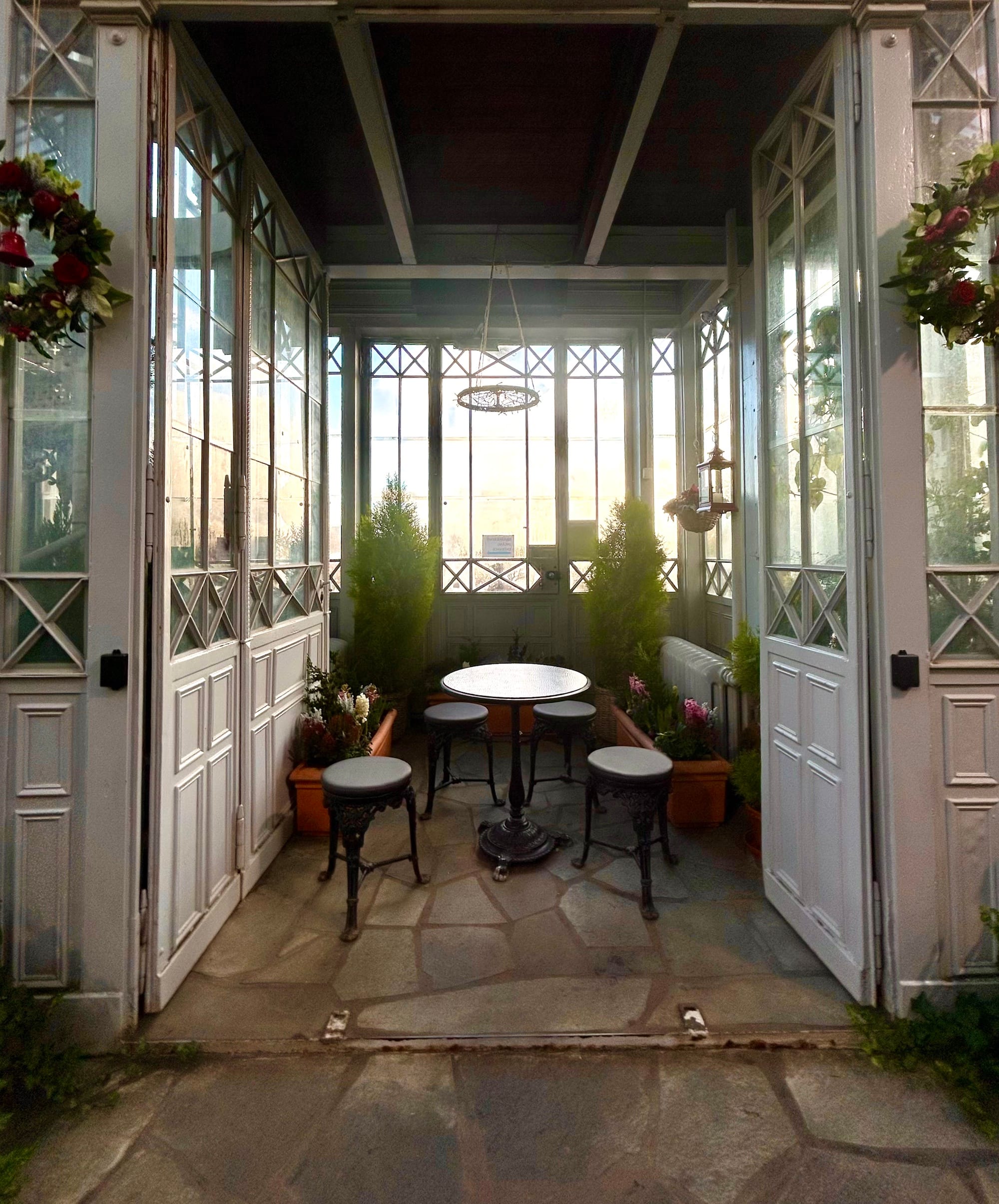 Jouluinen seikkailu Talvipuutarhaan